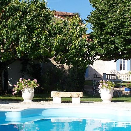 Le Four A Pain Otel Saint-Jean-dʼAngély Dış mekan fotoğraf